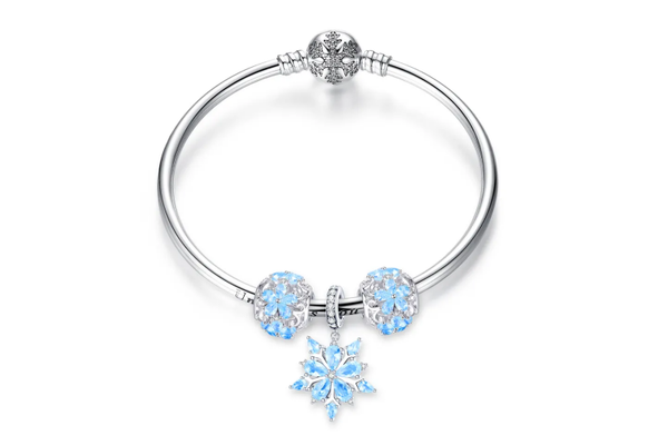 Bracciale con tre pendenti blu